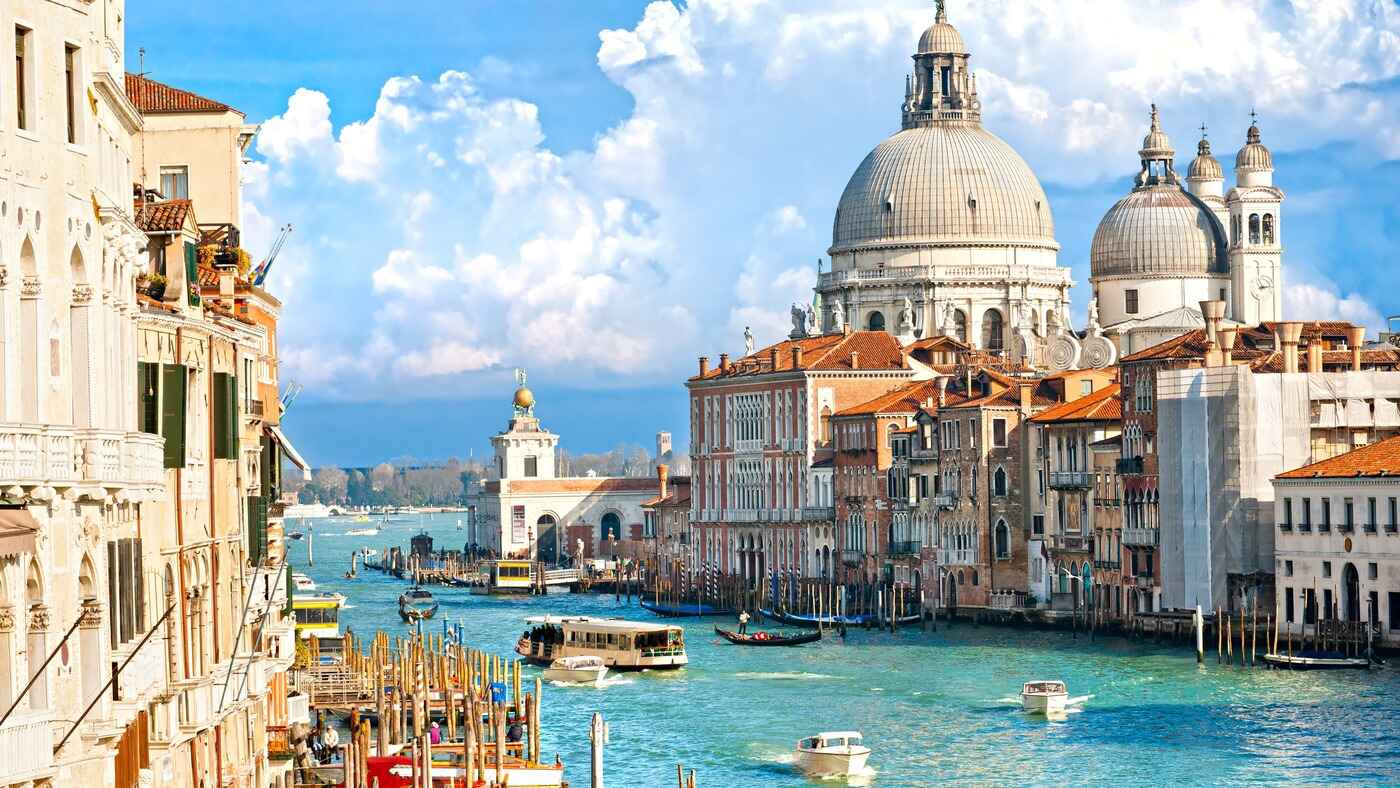 Cheap flight to Venice (TSF)