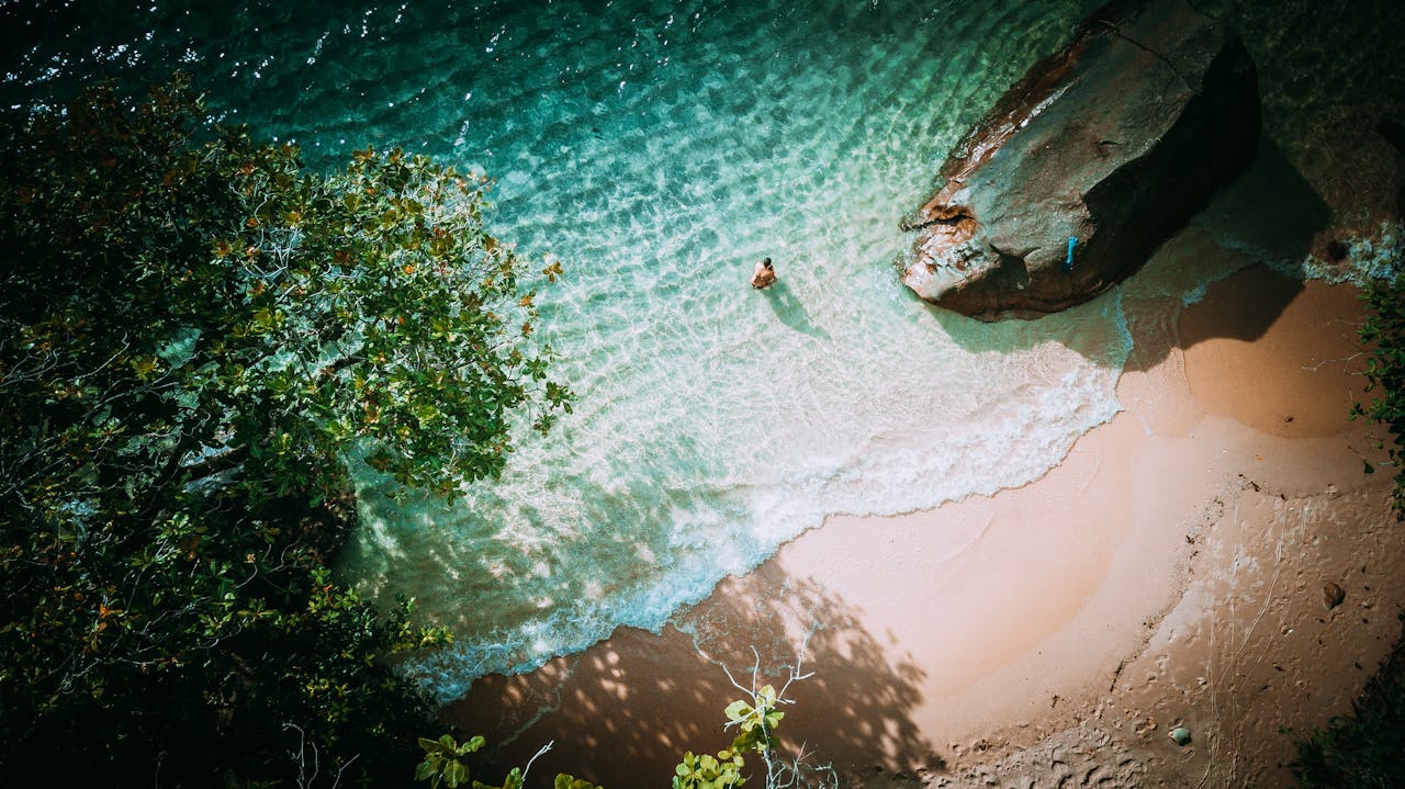 Cheap flight to Mahé (SEZ)