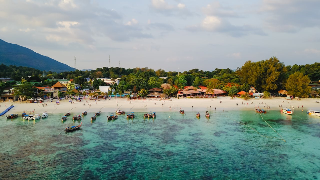 Cheap flight to Bangkok (BKK)
